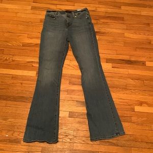 Curvy bootcut jeans